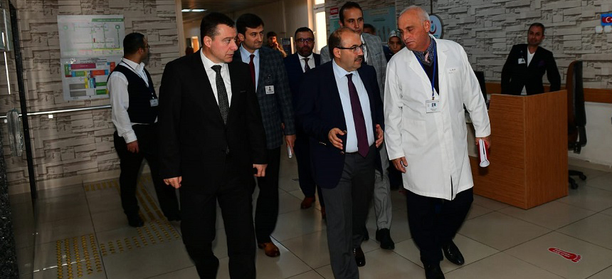 İlimiz Valisi İsmail Ustaoğlu,İl Sağlık Müdürümüz Dr.Hakan USTA Hastanemizi  Ziyaret Etti